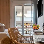 Flamingo Feather Апартаменты *