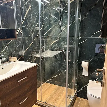 Flamingo Feather * Loutráki