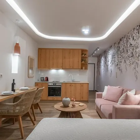 Flamingo Feather Appartement