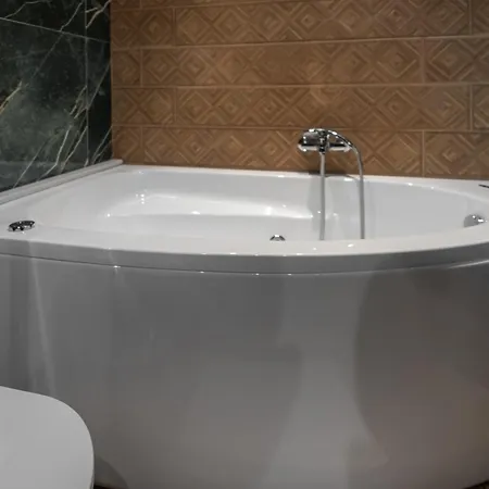 Flamingo Feather Loutráki