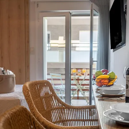 Flamingo Feather Appartement *