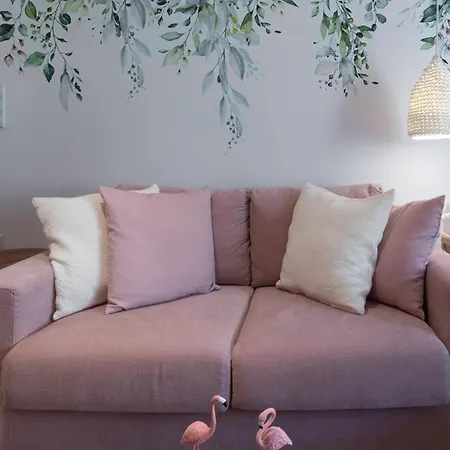 Flamingo Feather * Loutráki