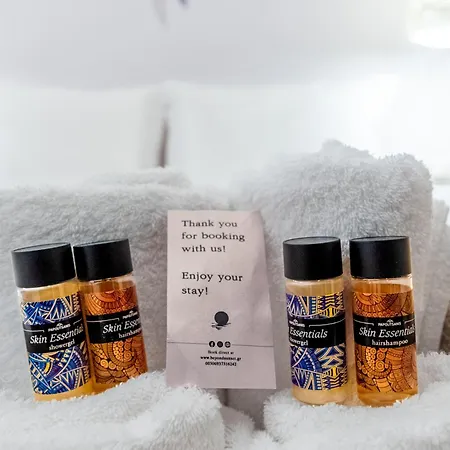 Flamingo Feather Loutráki