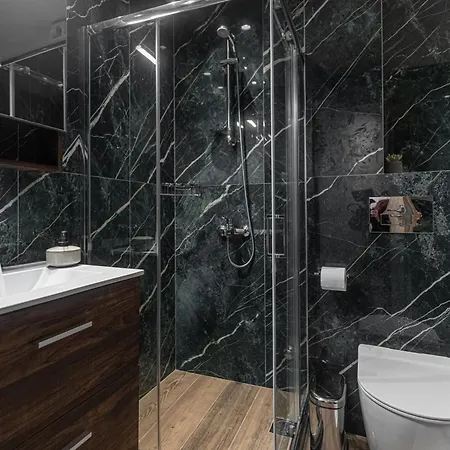 Flamingo Feather * Loutráki