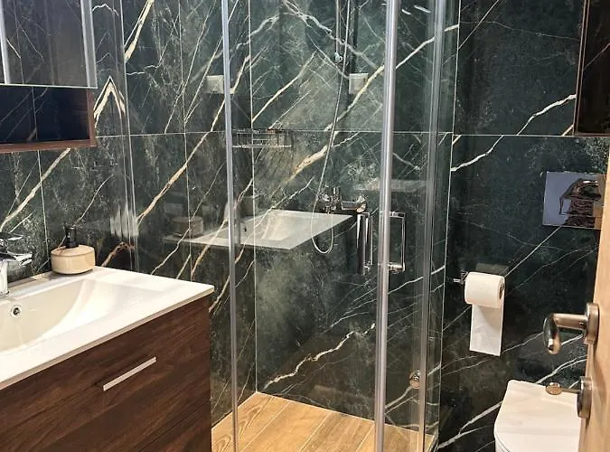 Flamingo Feather * Loutráki