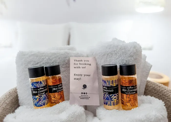 Flamingo Feather Loutráki