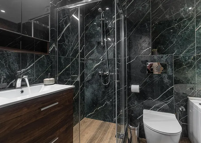 Flamingo Feather * Loutráki